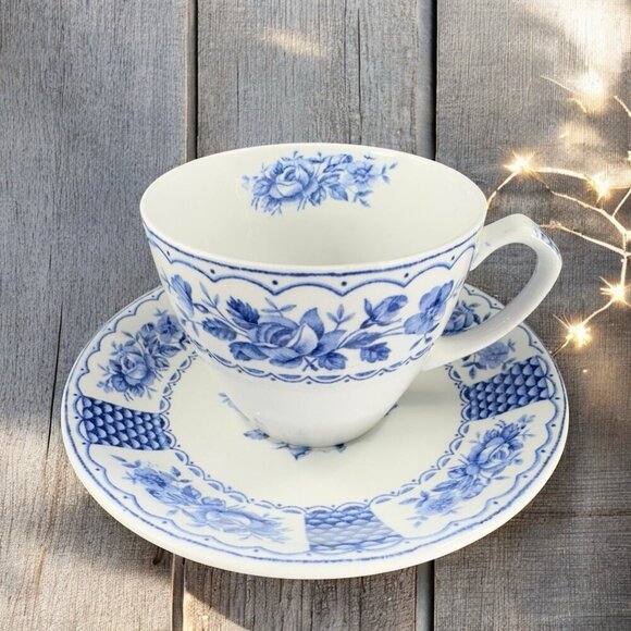 Alfred Meakin Melody Blue White Porcelain Tea Cup and Saucer Set England VTG - Picture 1 of 11
